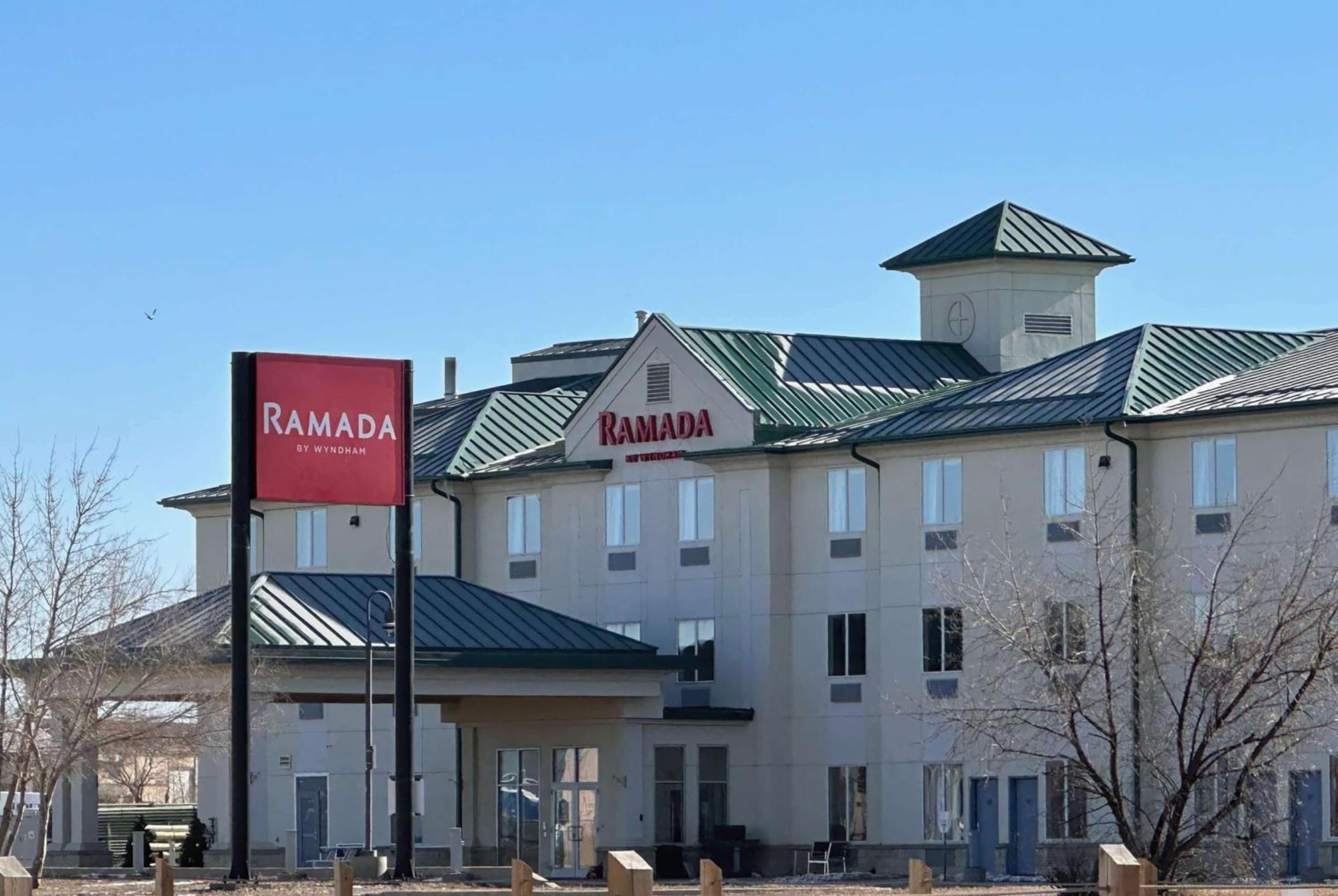 Ramada By Wyndham Estevan Zewnętrze zdjęcie