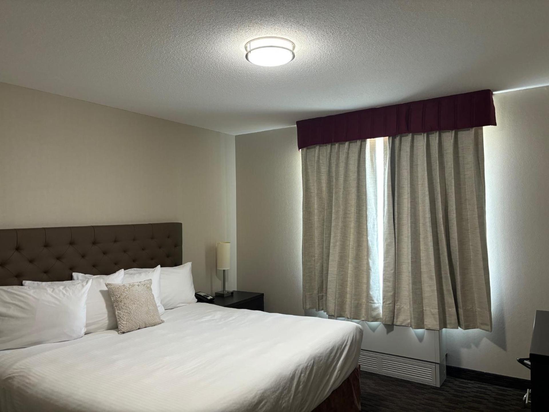 Ramada By Wyndham Estevan Zewnętrze zdjęcie