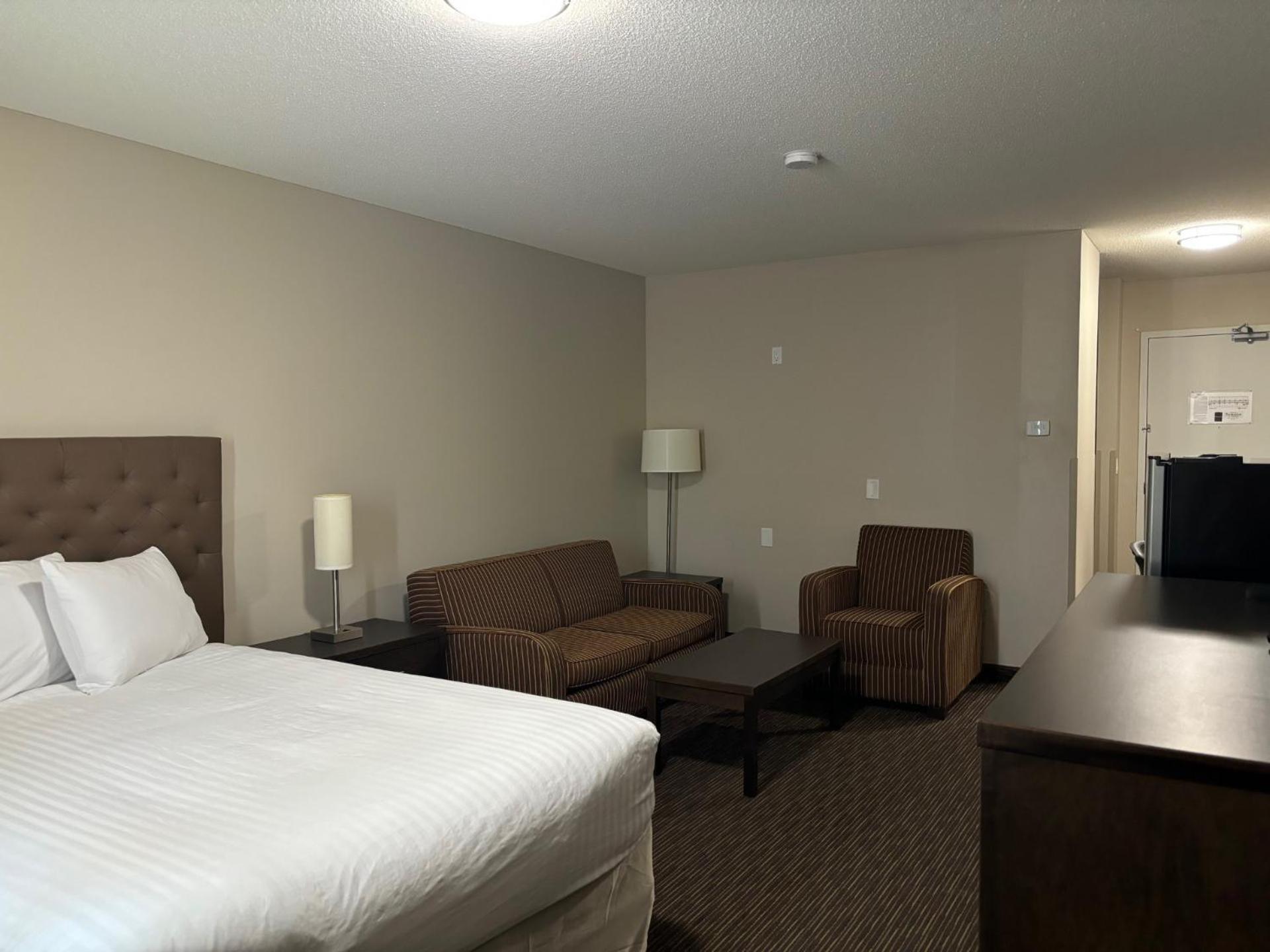 Ramada By Wyndham Estevan Zewnętrze zdjęcie