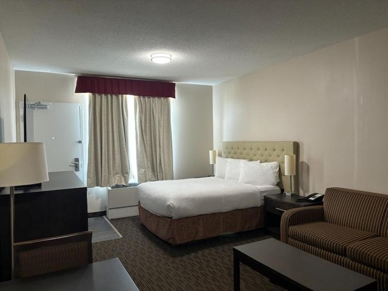Ramada By Wyndham Estevan Zewnętrze zdjęcie